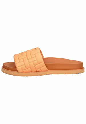 Sandali a scivolo intrecciati in pesca chiaro con una fascia imbottita e una suola in gomma liscia. Presentano un design piatto e aperto per una facile vestibilità.