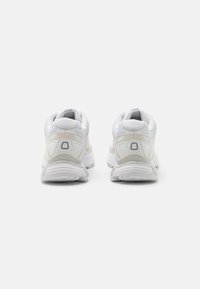 Salomon XT-PATHWAY UNISEX - Tenisky - white/lunar rock