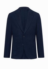 Blazer monopetto blu navy scuro con rever a incavo, due bottoni e tre tasche frontali su sfondo bianco.