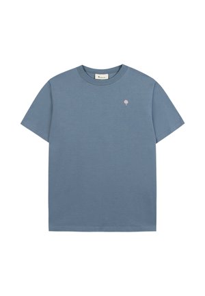 Blauw T-shirt met korte mouwen en een ronde hals, met een klein roze boomlogo op de linkerborst en een wit label in de nek.