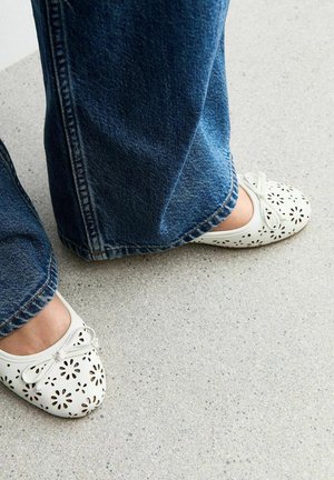LASER CUT - Ballerines - white