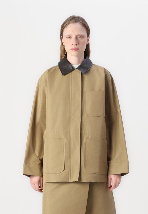 BRUCE FIRM - Kurzmantel - kelp