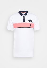 Polo blanc avec col bleu marine et deux boutons, présentant une bande horizontale rose et un motif de palmier noir. Matière en coton.