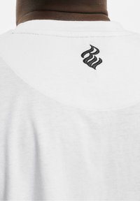 Rocawear WOODHAVEN - Marškinėliai su spaudiniu - white