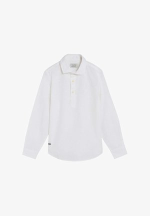 Tricou polo alb cu mâneci lungi, cu guler și trei nasturi pe fenta, expus pe o suprafață plată pe un fundal alb.