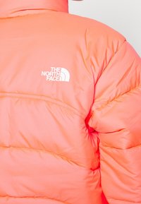 The North Face Vinterjacka - neon pink