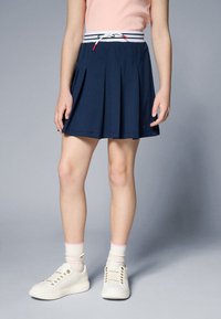 Tommy Hilfiger - PLEATED SKIRT - Falda acampanada - dark night navy Imagen en miniatura 1