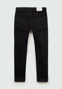 Svarta slim fit-jeans i denim, med en klassisk femfickdesign, synlig sömnad och en etikett på midjebandet bak.