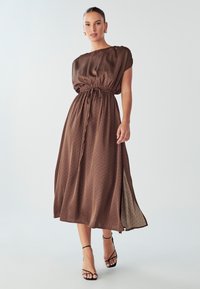 WILLA CAROL MIDI - Freizeitkleid - tan based dot