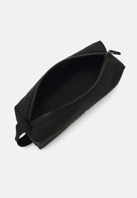 Tommy Hilfiger ESSENTIAL PENCIL CASE UNISEX - Peračník - black