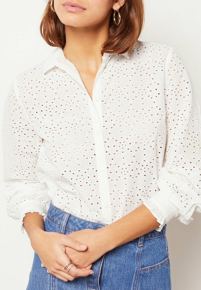 Blouse Blanche Etam T38 - Viscose - Sans Manches Col V - Occasion Très Bon état - Parfait été Et Voyages