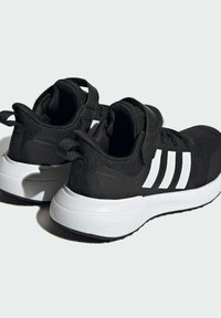 adidas Performance FORTARUN 2.0 CLOUDFOAM ELASTIC LACE STRAP - Zapatillas de entrenamiento - core black cloud white core black
