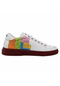 Dogo ACE  - Sneaker low - weiß gelb
