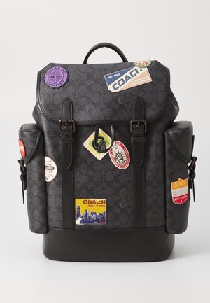 HITCH BACKPACK IN SIGNATURE WITH PATCHES - Turistinė kuprinė - charcoal/multi