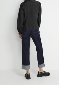 Cream Camicetta - black