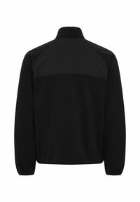 Sort fleecetrøje med høj krave, der har et tekstureret skulderstykke. Lange ærmer med elastiske manchetter og en afslappet pasform.