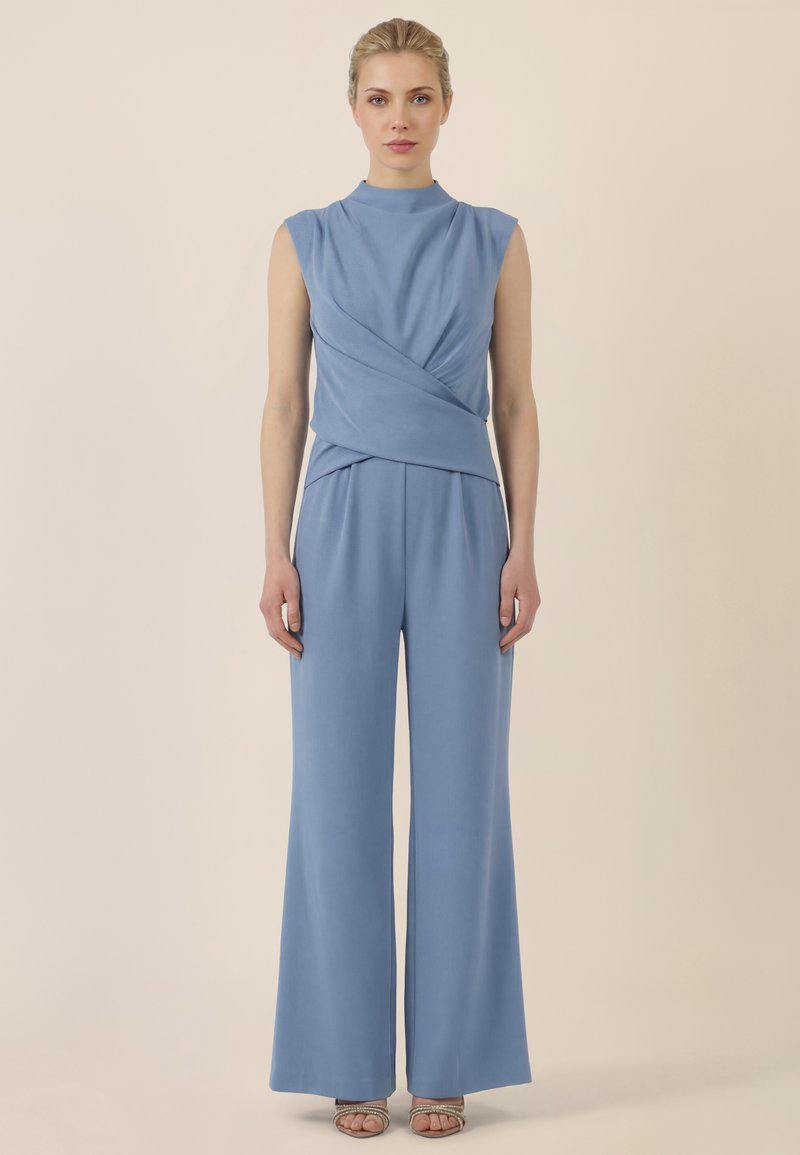 Apart Overall