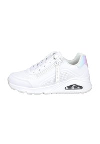 Zapatilla deportiva blanca con parte superior perforada, puntera redondeada, acentos reflectantes en el talón y una almohadilla de aire visible en la suela.