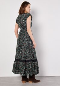 Apricot DIANTHUS - Maxikleid - black