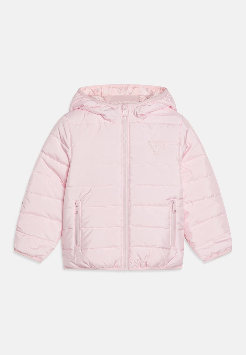 Różowa kurtka puchowa z kapturem, na zamek z przodu i dwoma bocznymi kieszeniami. Posiada pikowany wzór oraz subtelny akcent logo na piersi. Miękka w dotyku.