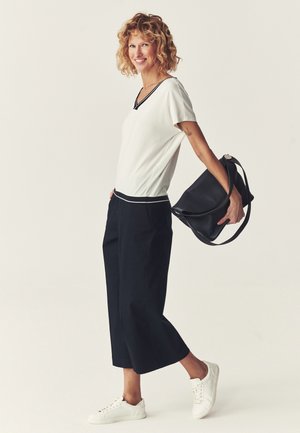 TATUUM, ARTICLE TAG: BAG | ARTICLE NAME: JULIANA - Käekott - navy