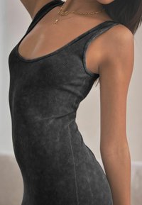 Self. SEAMFREE SLEEVELES  - Robe fourreau - grey