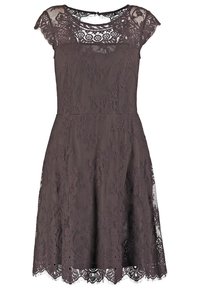Robe courte noire en dentelle avec manches courtes, motif floral en dentelle, taille cintrée et ourlet festonné.