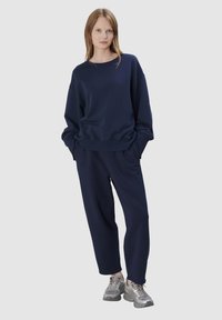 True Religion WILLOW granatowy