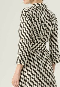 FEMESTAGE Shirt dress - beige - Zalando