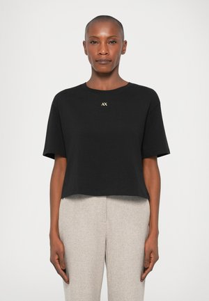 - T-shirt basic
