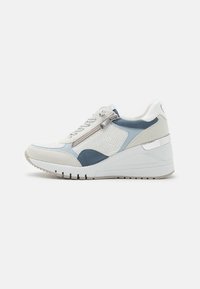 Marco Tozzi - Sneakersy niskie