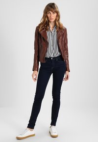 Maze Veste en cuir - cognac