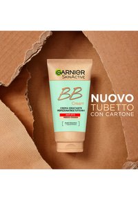 Garnier BB CREAM ANTI-ETÀ SKINACTIVE PER PELLE UNIFORME E RUGHETTE RIDOTTE LOOK NATURALE ARRICCHITA CON ACIDO IALURONICO ALOE VERA E PIGMENTI MINERALI SPF 25 - BB Creme - tonalità: medio-chiara