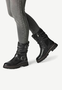 Marco Tozzi Bottines de cowboy / motard - black