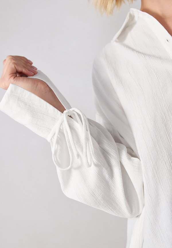 Button-down blouse - cloud dancer4