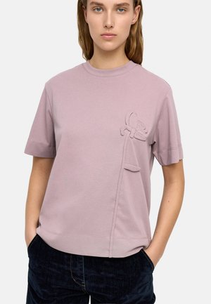 - T-shirt z nadrukiem