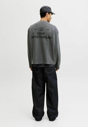 Športni pulover - black