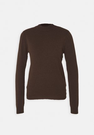 Pull marron foncé à manches longues et col rond, silhouette ajustée, présenté sur un fond blanc uni.