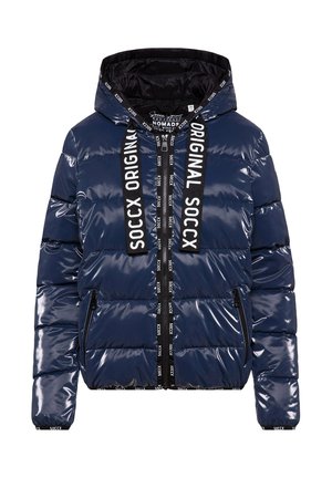 Marineblaue Steppjacke mit glänzender Oberfläche, ausgestattet mit Kapuze, elastischen Bündchen und auffälligem schwarzen Branding entlang des Reißverschlusses und in der Mitte.