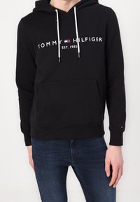 Tommy Hilfiger Felpa con cappuccio - black