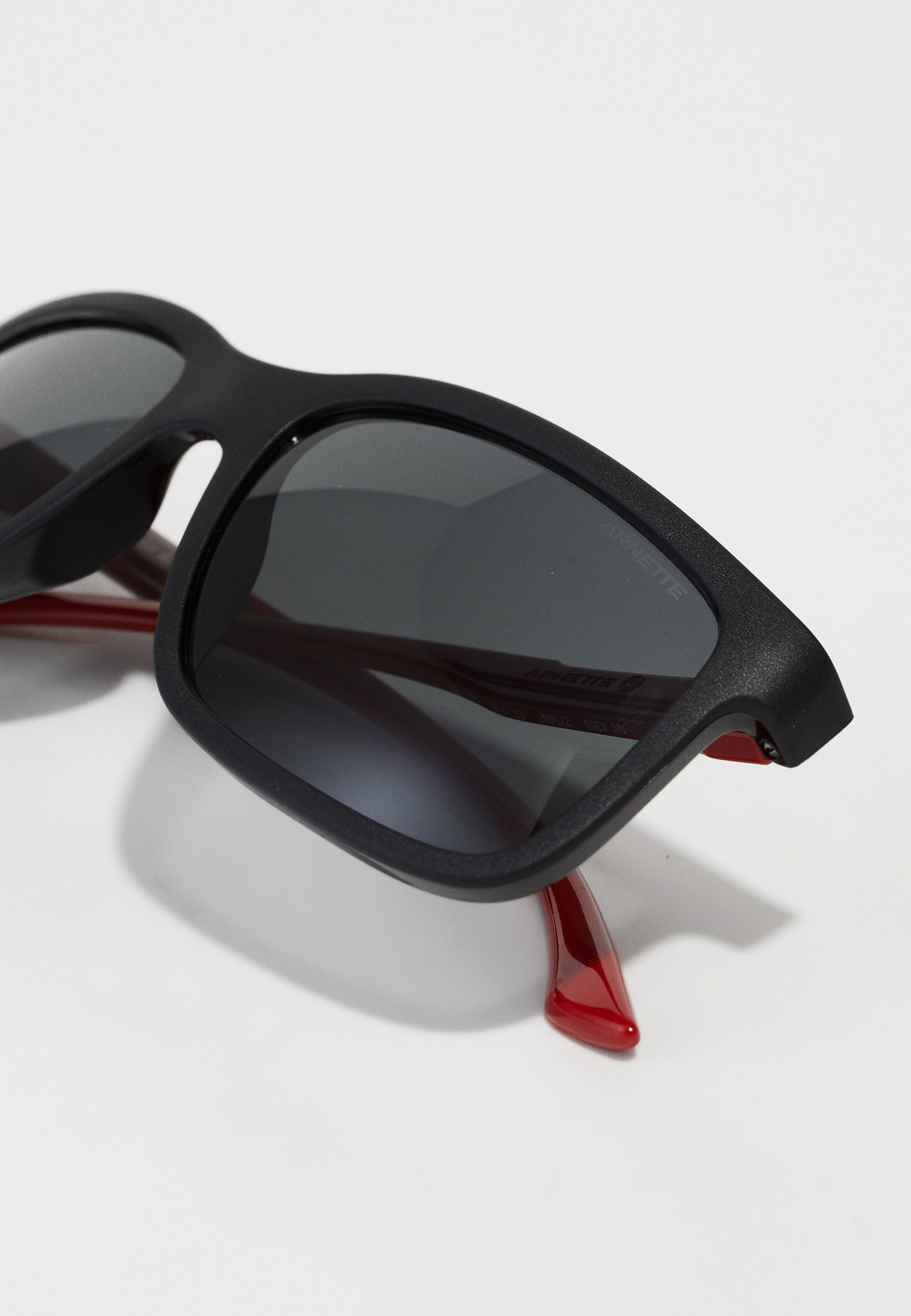 ARNETTE Man Sunglasses Matte Black Frame, Dark Grey Polar Lenses, 56MM並行輸入 Arnette AN 4277 273083 Polarized Pykkewin Matte Black Brown Lens Mens  Sunglasses