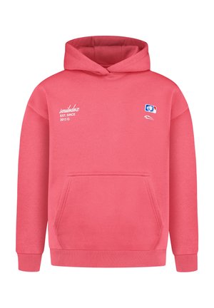 Sweat à capuche rose corail avec poche kangourou frontale, texte blanc « smildox EST. SINCE 2013 » sur le côté gauche de la poitrine, et un petit logo bleu, rouge et blanc sur le côté droit de la poitrine.