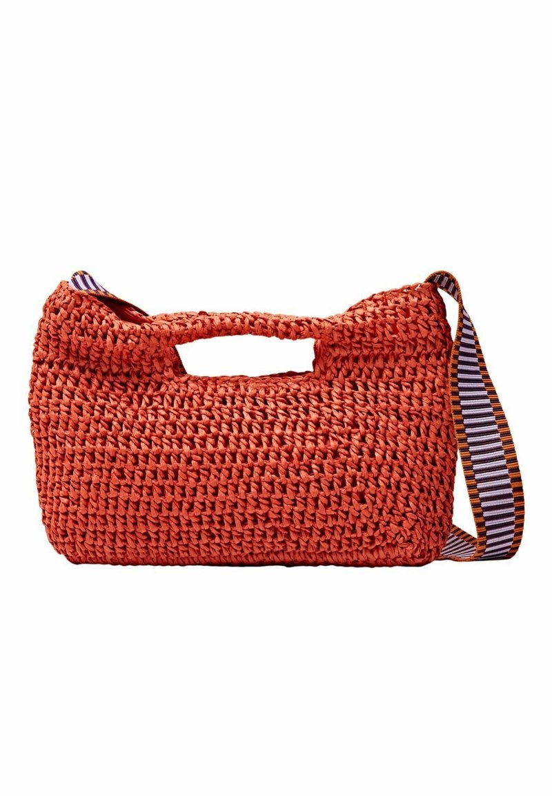 Sac orange tissé de forme arrondie, doté d'une poignée supérieure et d'une bandoulière rayée pour plus de praticité. Matière texturée et légère.
