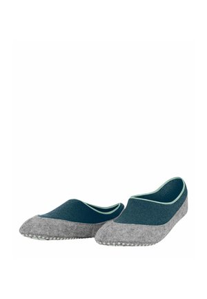 Pantofole in feltro grigio con tomaia in tessuto verde petrolio scuro, caratterizzate da un design a taglio basso e bordatura a contrasto verde chiaro lungo l'apertura. Suola testurizzata.