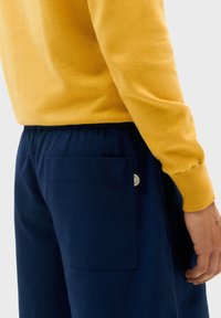 Thinking Mu HENRY - Trainingsbroek - midnight blue