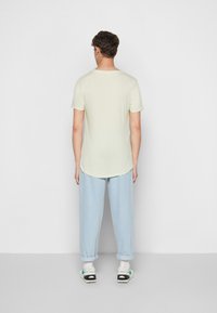 Lee SHAPED TEE - T-shirt básica - canary green