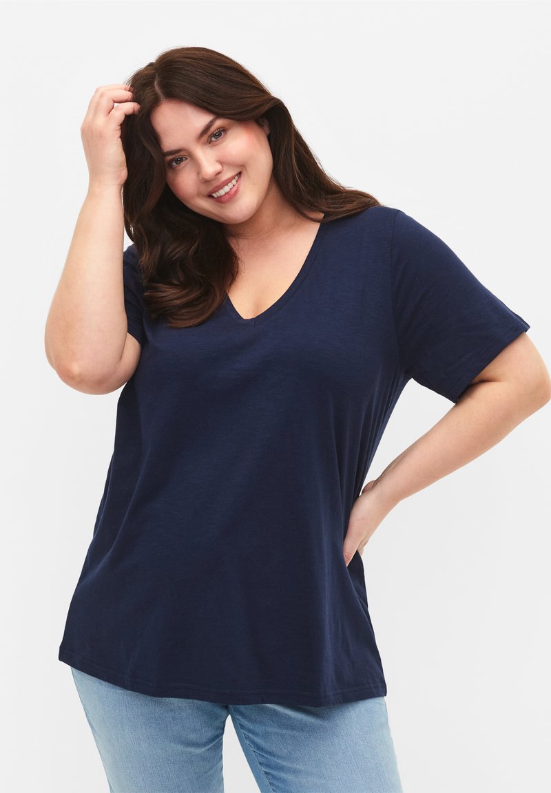 Zizzi SHORT-SLEEVED WITH V-NECK - Jednoduché tričko - navy blazer