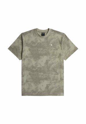 Olivgrünes T-Shirt mit kurzen Ärmeln in einem strukturierten, abstrakten Muster, mit Rundhalsausschnitt und kleinem Logo auf der Brust.