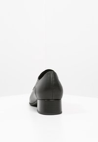 Gabor Stringate - black