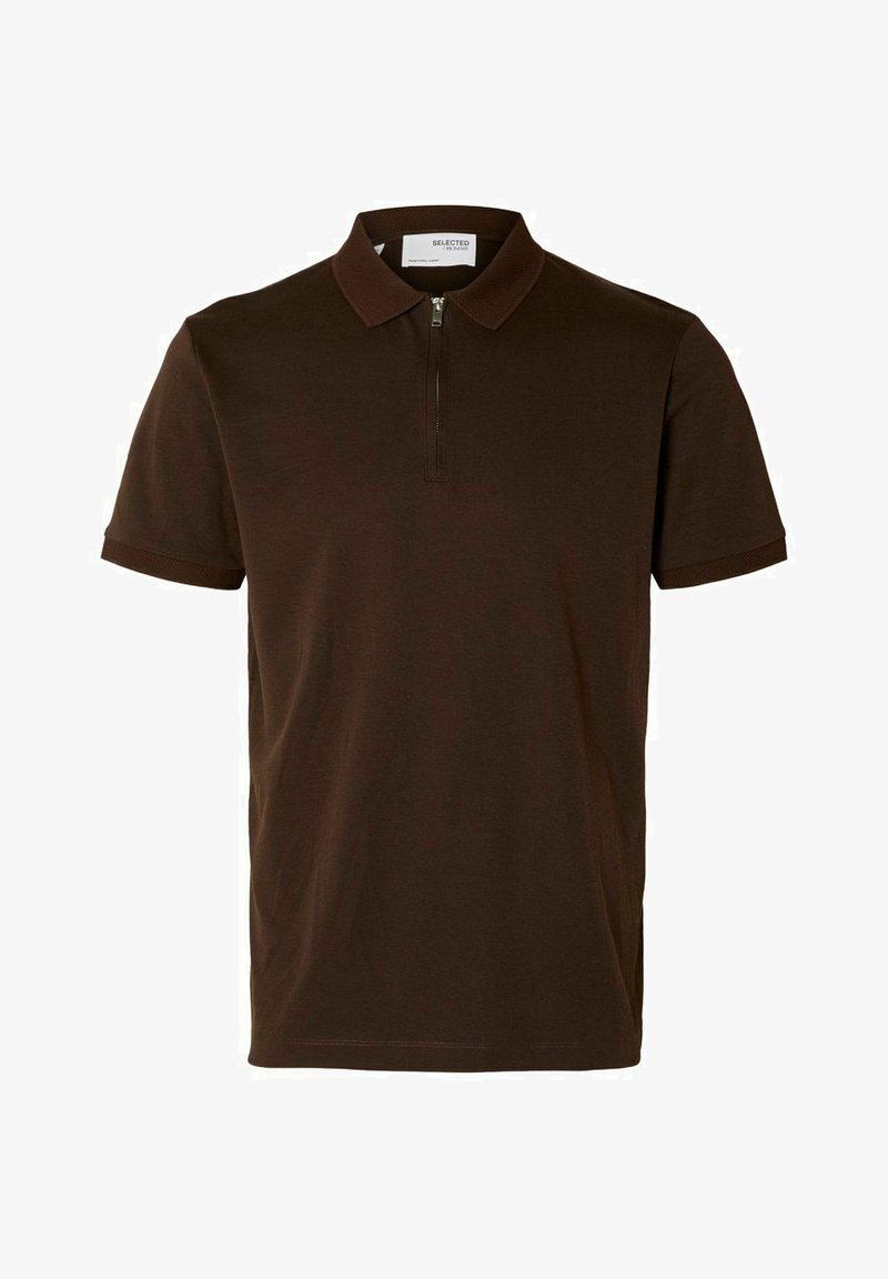 Pruun polo särk, mis on valmistatud siledast kangast, varustatud lukuga kraega, lühikeste varrukatega ja kohandatud lõikega. Muster või aktsent puuduvad.